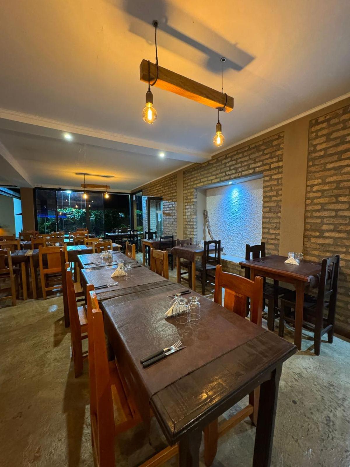 法米利亚公寓式酒店 伊瓜苏港 外观 照片